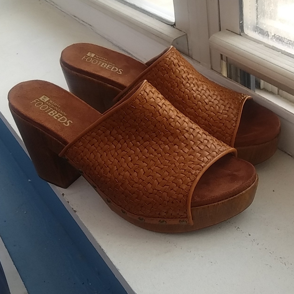 White Mountain Altoria Platform Sandals sz 11m